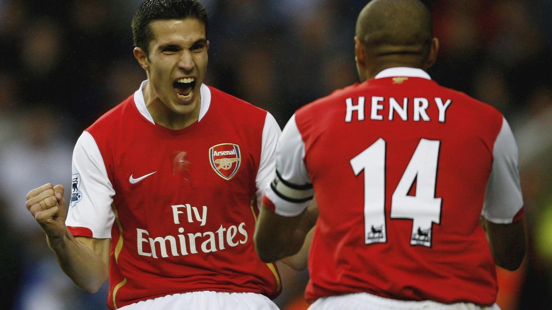 线上“虚拟骑行穿越名胜赛” 屏幕上游览世界风景